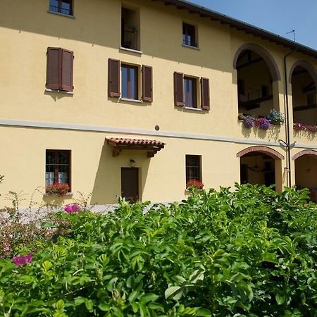 Cascina Delle Mele Bed & Breakfast Vittuone Luaran gambar